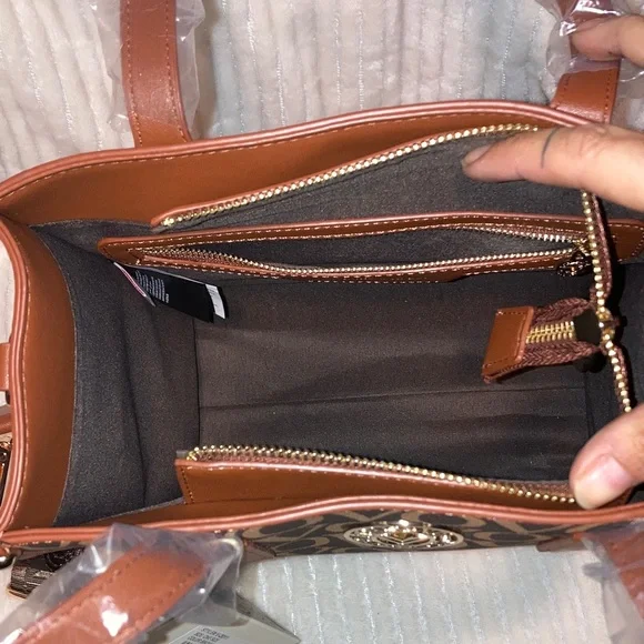 Valentino Orlandi Elegant Brown and Tan Tote NWT perfect condition - Picture 6 of 7